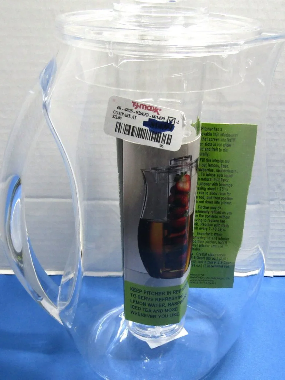 Fruit Infusion Pitcher Crystal Clear 2.5 qt Natural Flavor Drinks BPA Free New